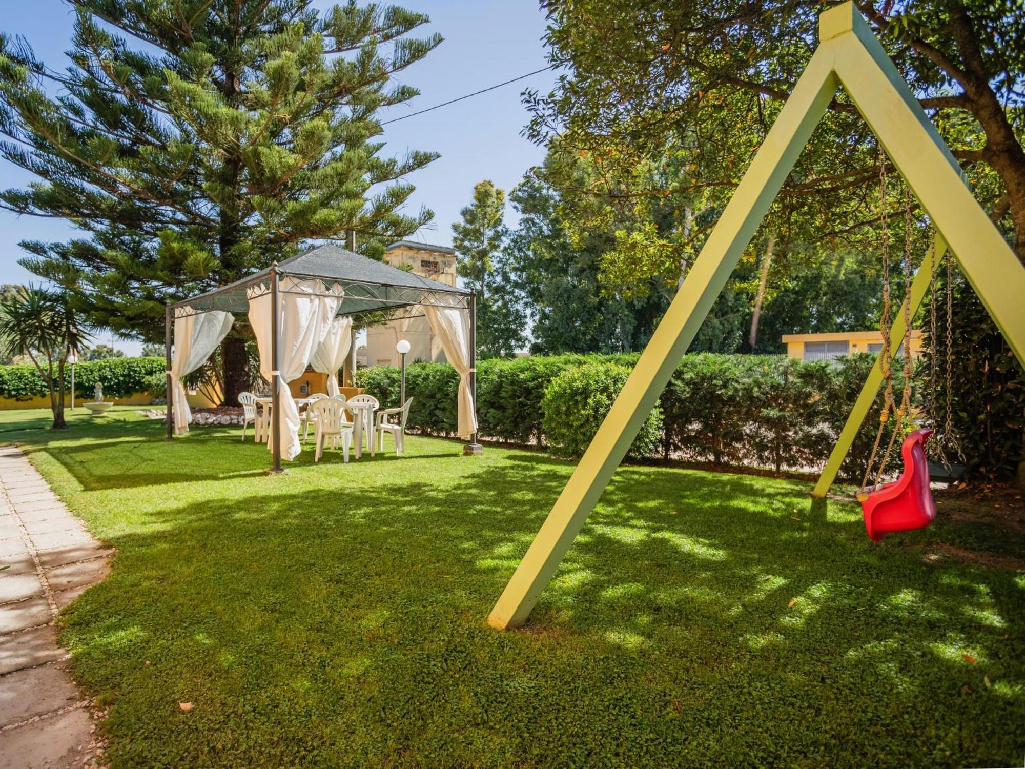 Memo'S Affittacamere Arborea Exterior photo