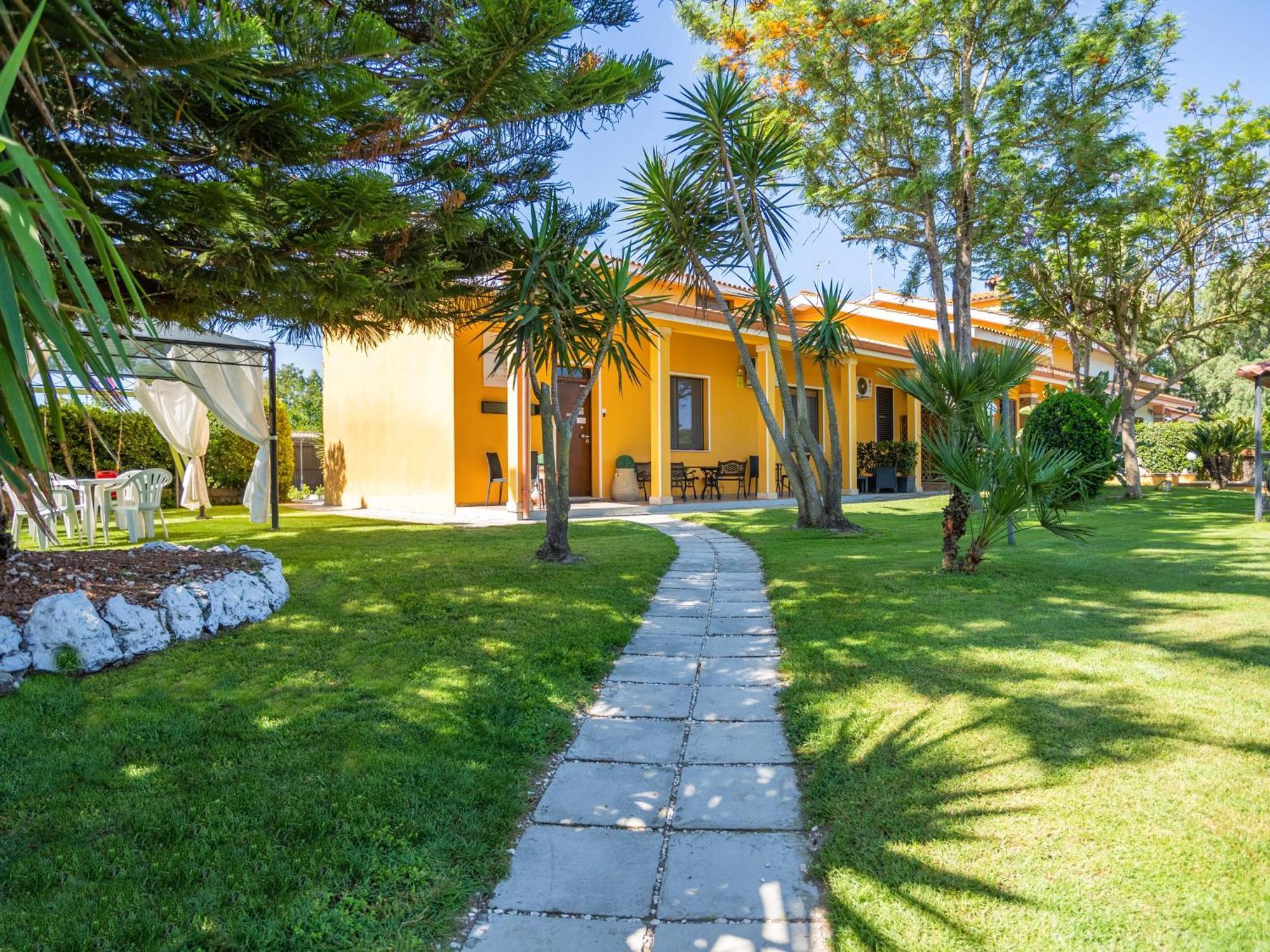 Memo'S Affittacamere Arborea Exterior photo