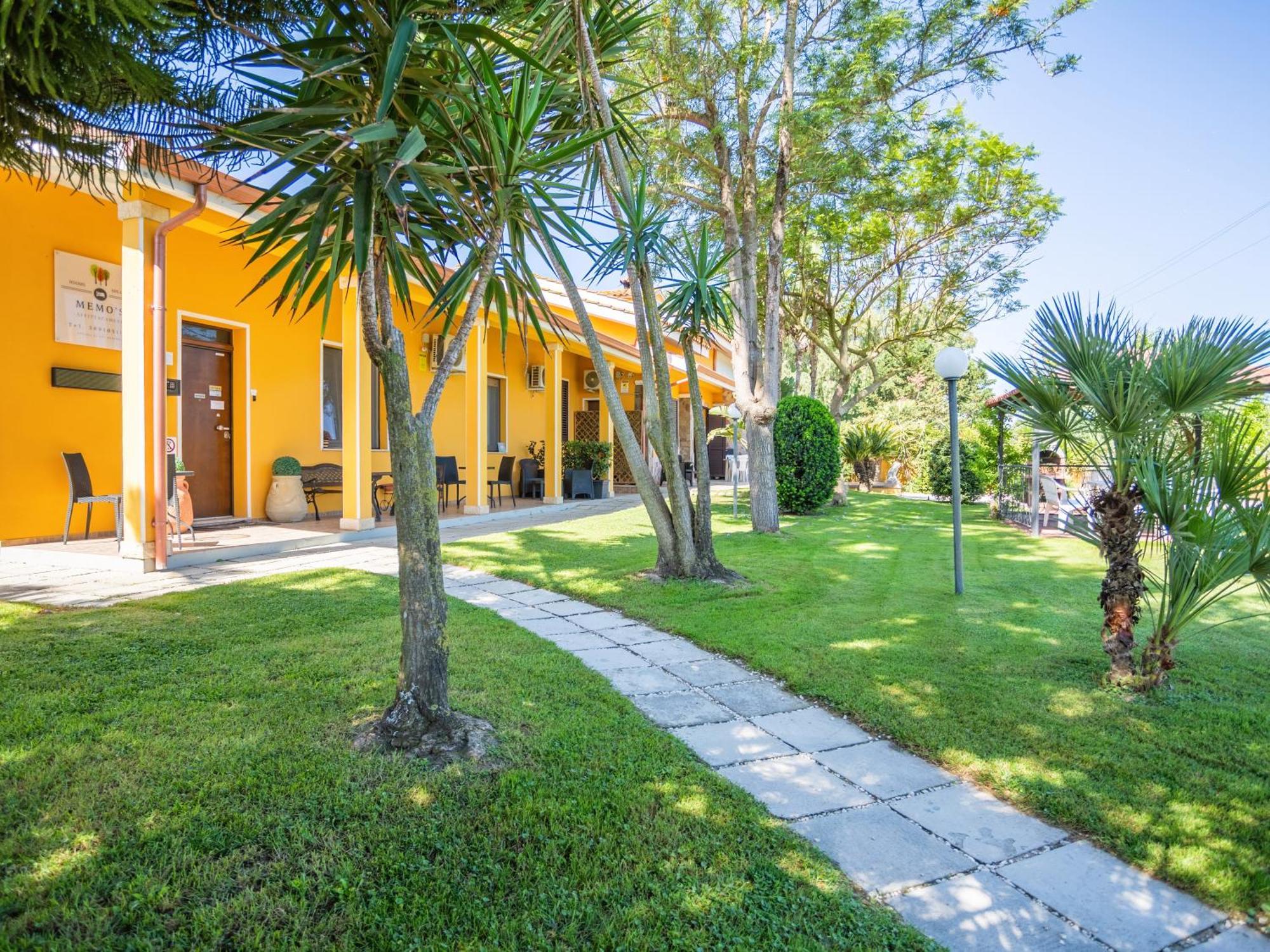 Memo'S Affittacamere Arborea Exterior photo